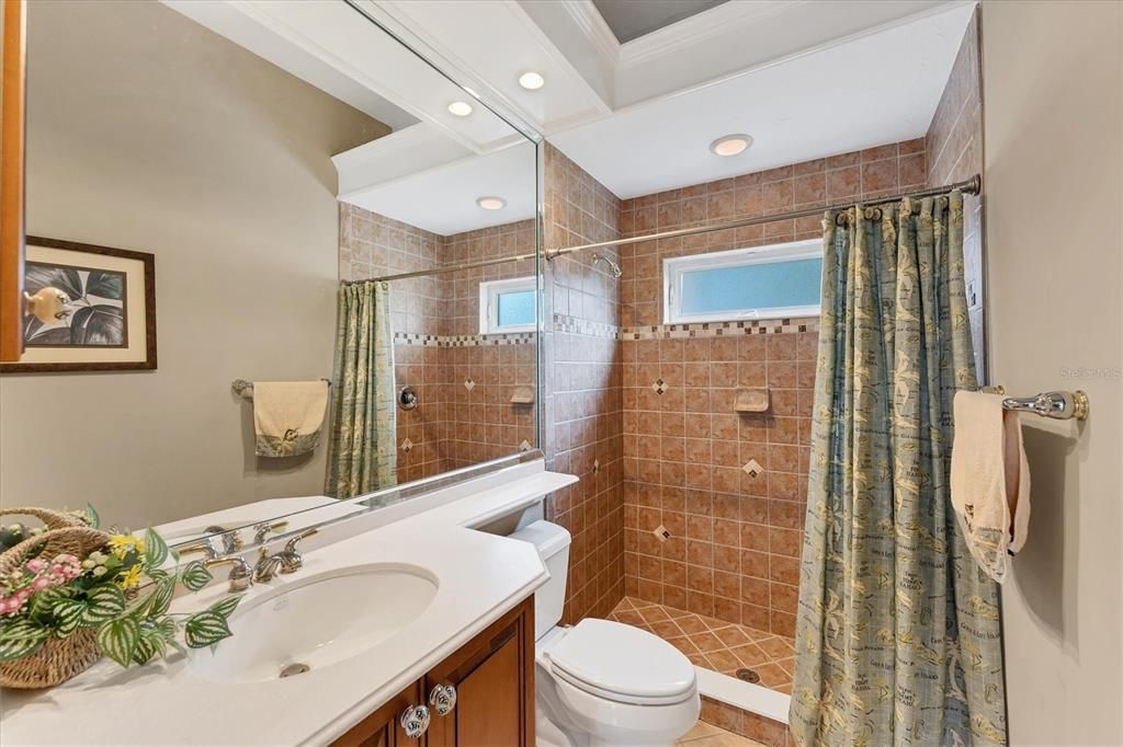 For Sale: $1,995,000 (4 beds, 5 baths, 4273 Square Feet)