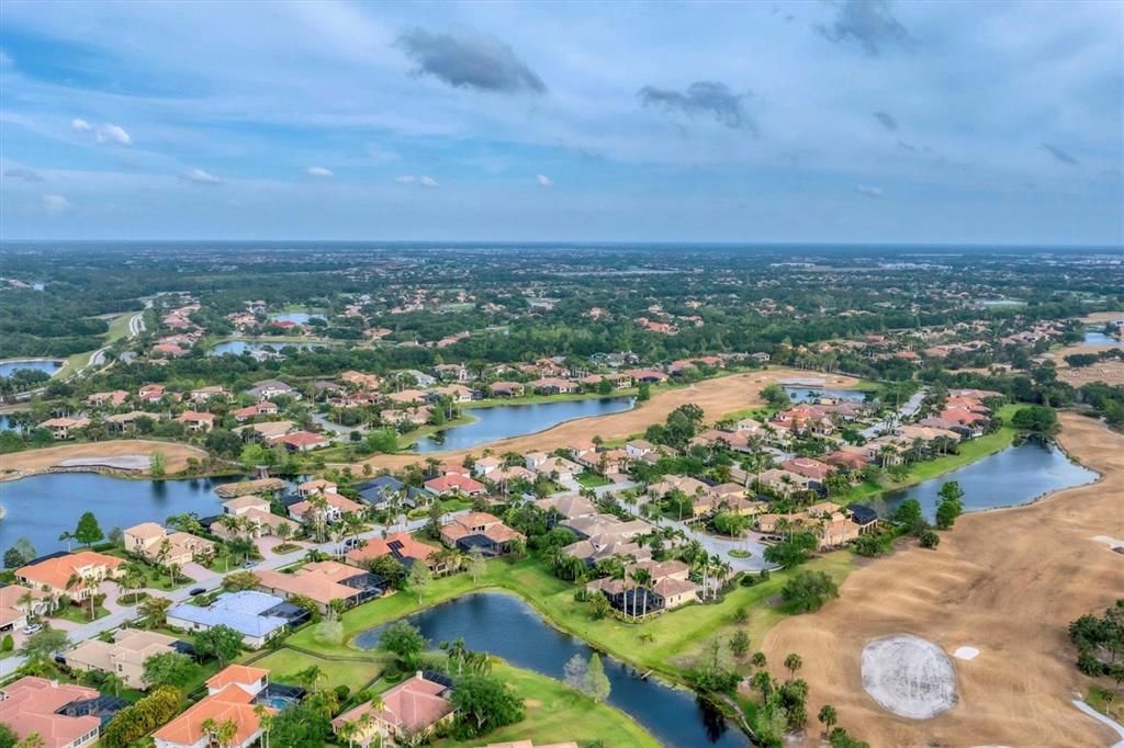 For Sale: $1,995,000 (4 beds, 5 baths, 4273 Square Feet)