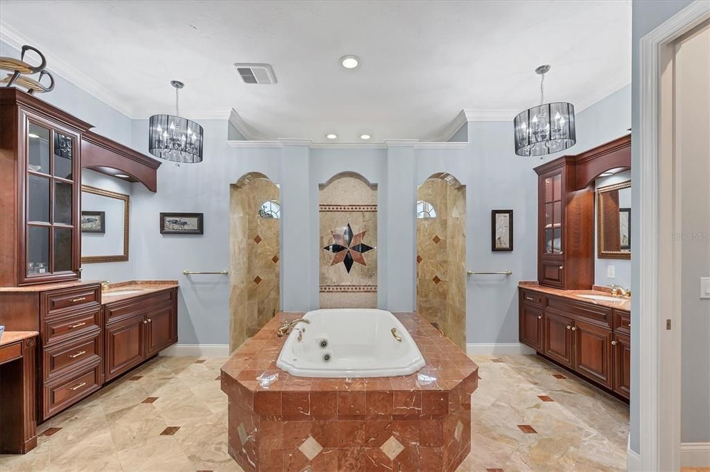 For Sale: $1,995,000 (4 beds, 5 baths, 4273 Square Feet)