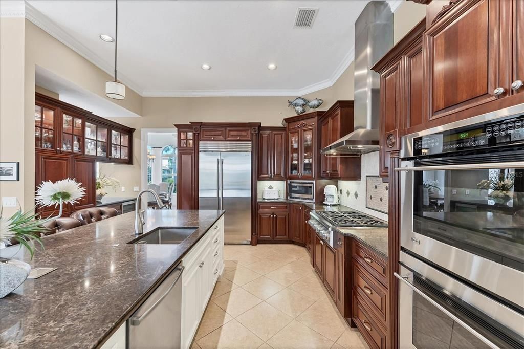 For Sale: $1,995,000 (4 beds, 5 baths, 4273 Square Feet)