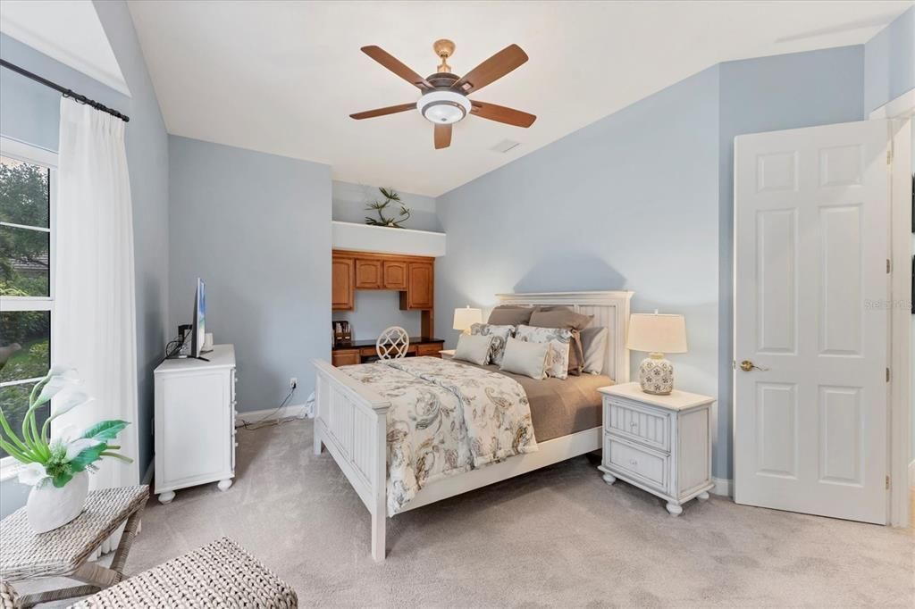 For Sale: $1,995,000 (4 beds, 5 baths, 4273 Square Feet)