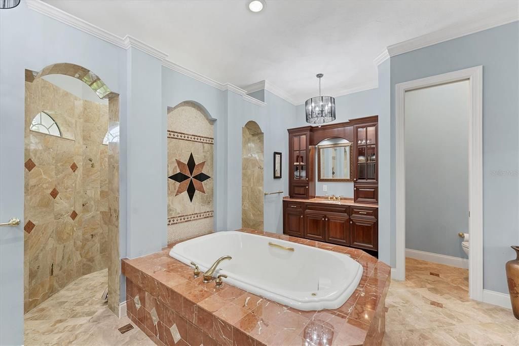 For Sale: $1,995,000 (4 beds, 5 baths, 4273 Square Feet)