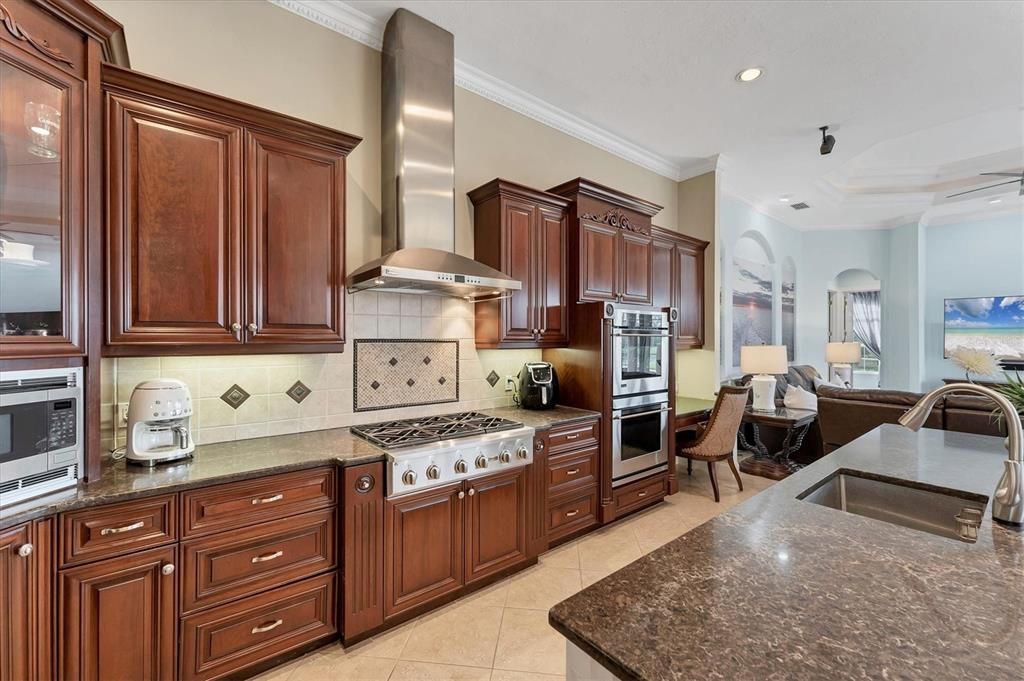 For Sale: $1,995,000 (4 beds, 5 baths, 4273 Square Feet)