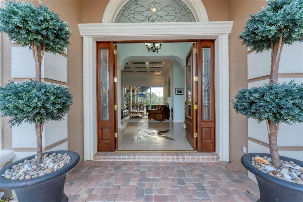 For Sale: $1,995,000 (4 beds, 5 baths, 4273 Square Feet)