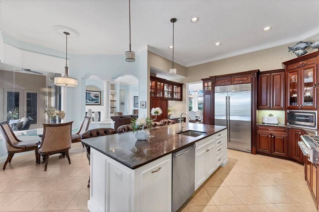 For Sale: $1,995,000 (4 beds, 5 baths, 4273 Square Feet)