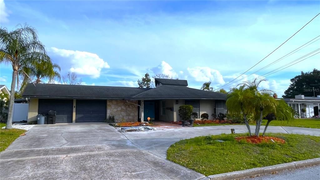 Recently Sold: $481,500 (4 beds, 3 baths, 1968 Square Feet)