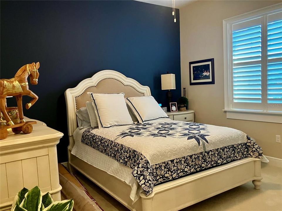 Под контрактом: $2,600,000 (5 спален, 4 ванн, 4577 Квадратных фут)