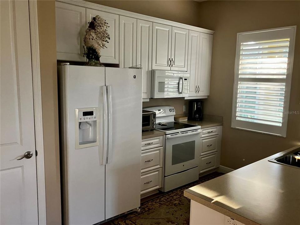 Под контрактом: $2,600,000 (5 спален, 4 ванн, 4577 Квадратных фут)