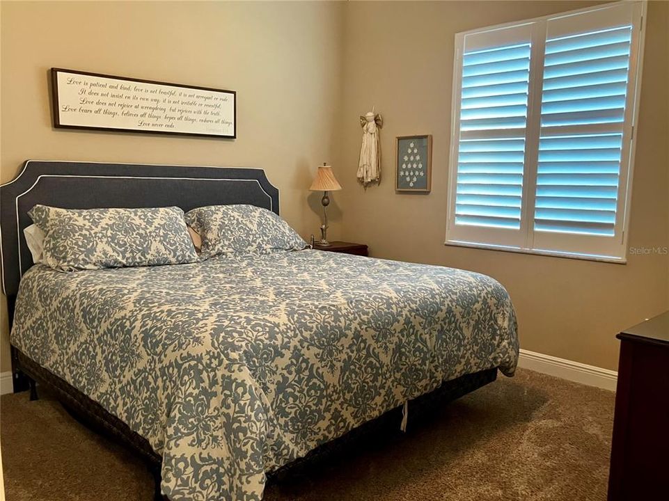 Под контрактом: $2,600,000 (5 спален, 4 ванн, 4577 Квадратных фут)