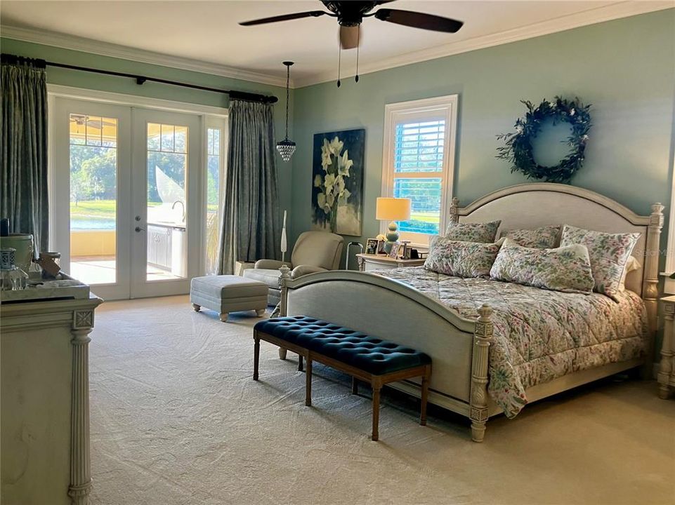 Под контрактом: $2,600,000 (5 спален, 4 ванн, 4577 Квадратных фут)