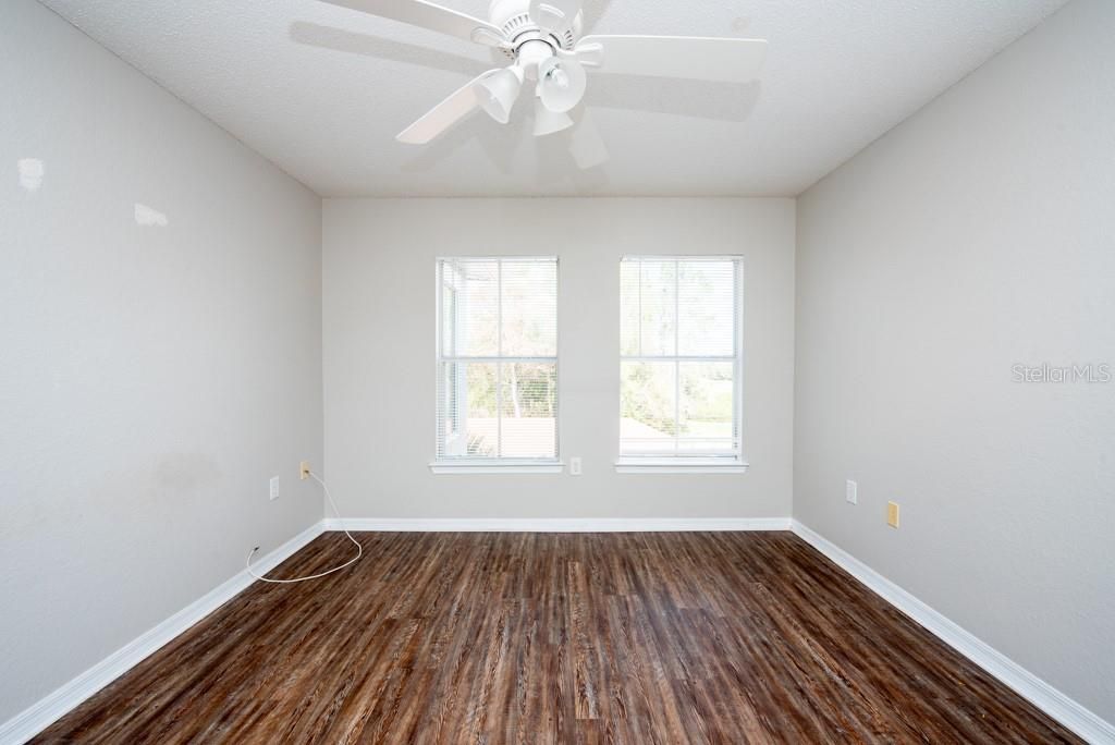 待售: $185,000 (2 贝兹, 2 浴室, 1161 平方英尺)