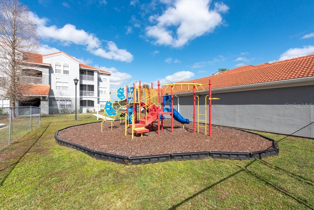 待售: $185,000 (2 贝兹, 2 浴室, 1161 平方英尺)