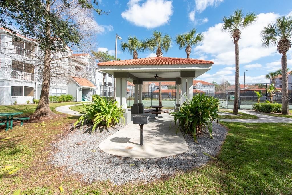 待售: $185,000 (2 贝兹, 2 浴室, 1161 平方英尺)