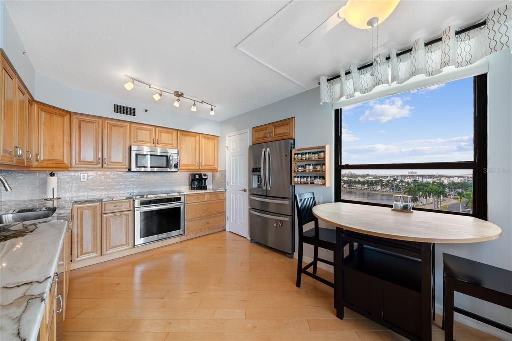 В аренду: $3,350 (2 спален, 2 ванн, 1500 Квадратных фут)