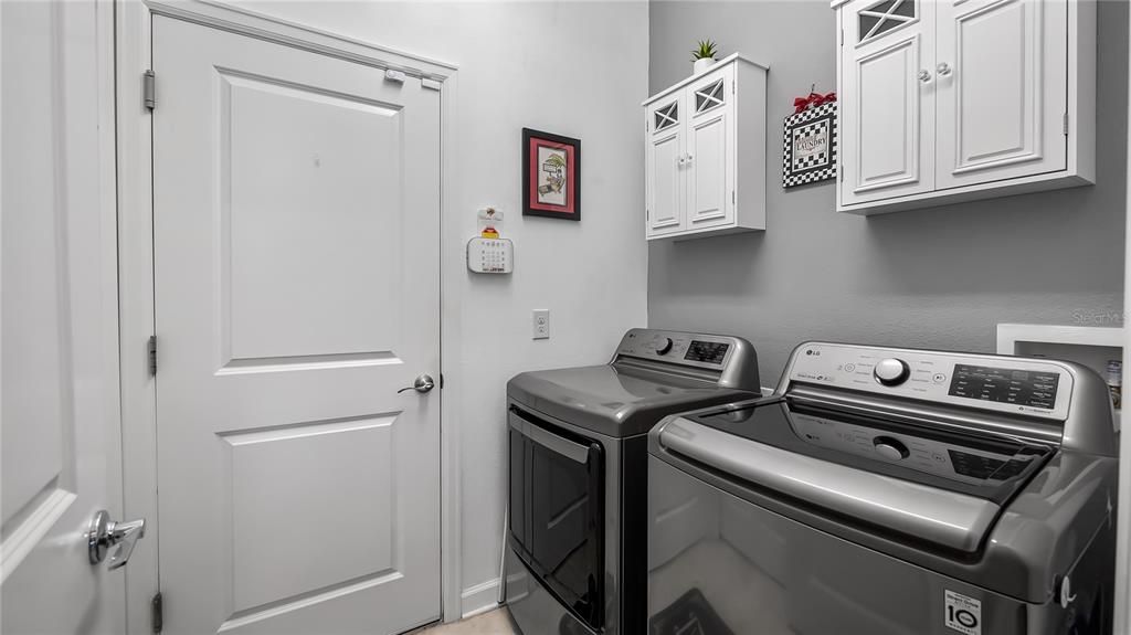 Active With Contract: $259,000 (2 beds, 2 baths, 1374 Square Feet)
