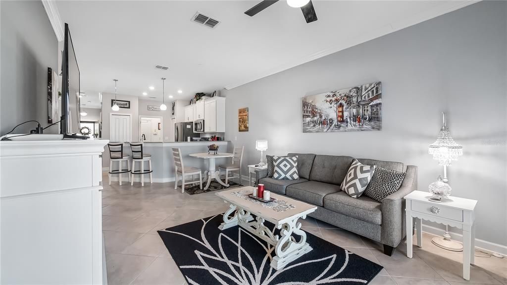 Active With Contract: $259,000 (2 beds, 2 baths, 1374 Square Feet)