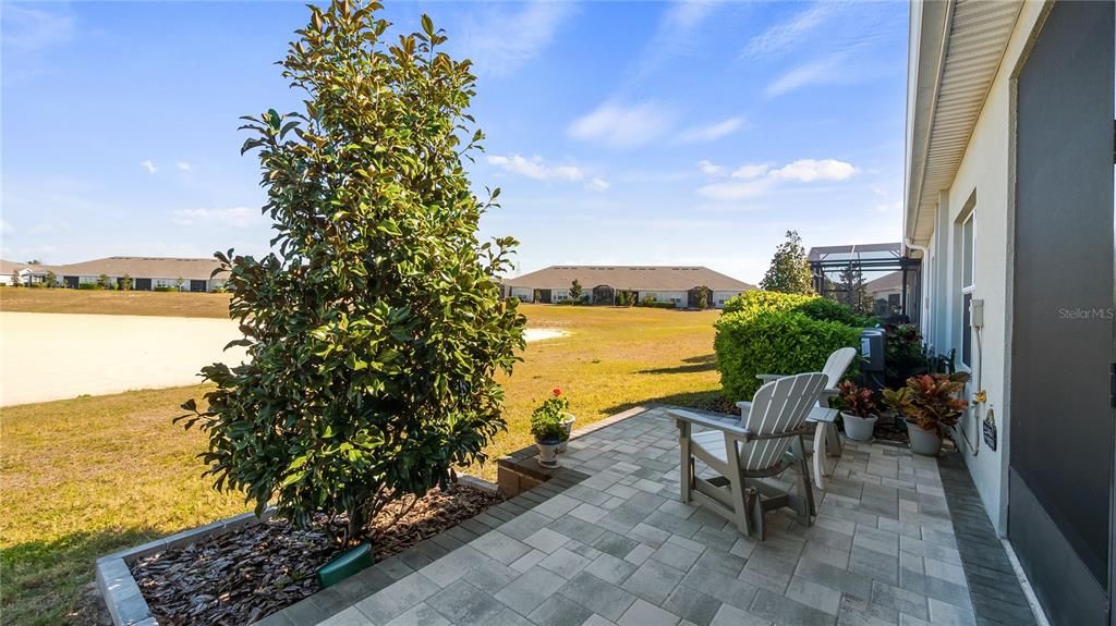 Active With Contract: $259,000 (2 beds, 2 baths, 1374 Square Feet)