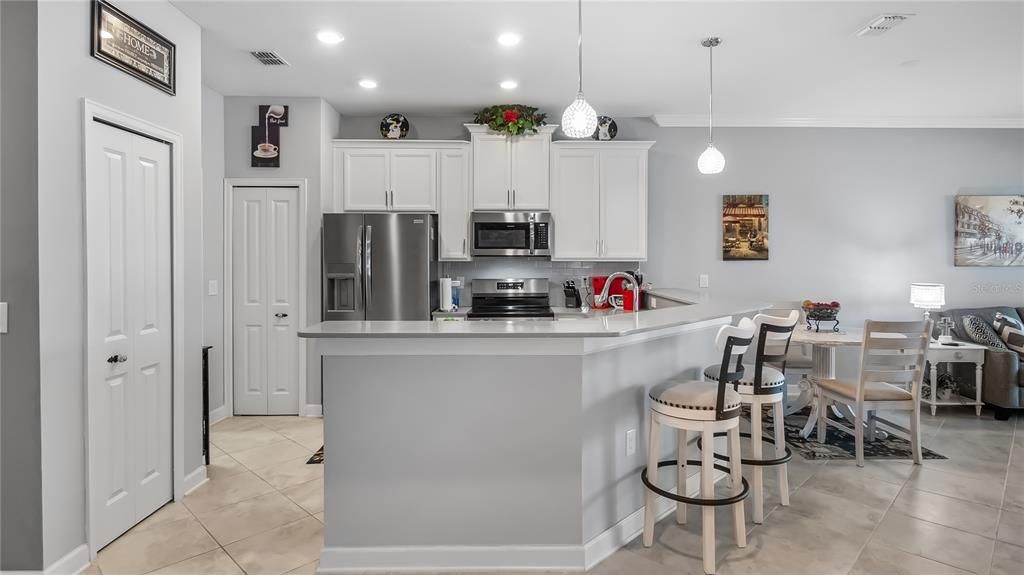 Active With Contract: $259,000 (2 beds, 2 baths, 1374 Square Feet)