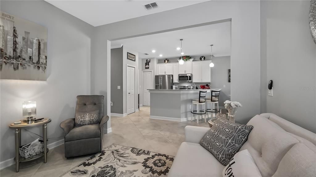 Active With Contract: $259,000 (2 beds, 2 baths, 1374 Square Feet)