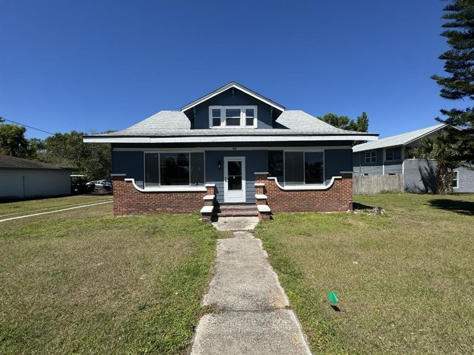 Recientemente alquilado: $2,200 (4 camas, 2 baños, 2500 Pies cuadrados)