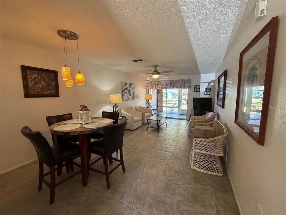 待售: $184,999 (2 贝兹, 2 浴室, 935 平方英尺)