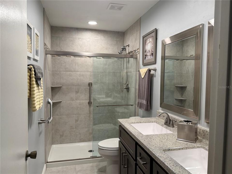 待售: $184,999 (2 贝兹, 2 浴室, 935 平方英尺)