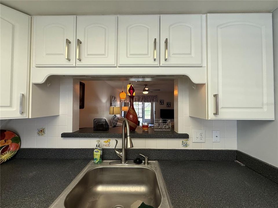 待售: $184,999 (2 贝兹, 2 浴室, 935 平方英尺)