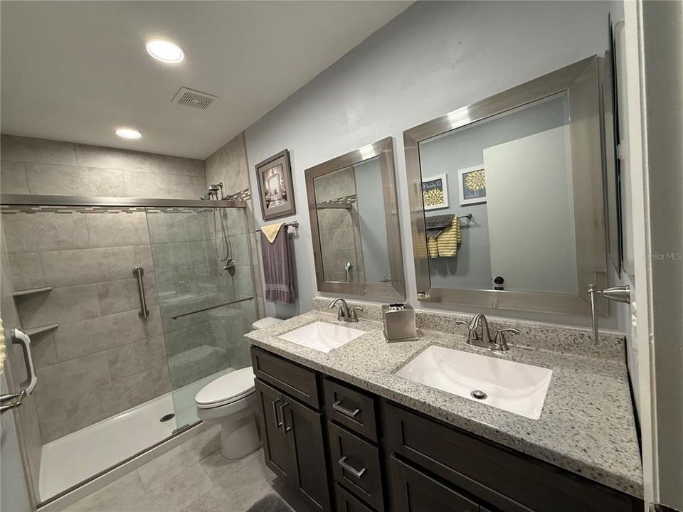 待售: $184,999 (2 贝兹, 2 浴室, 935 平方英尺)