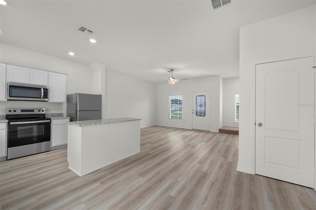 For Sale: $343,900 (3 beds, 2 baths, 1505 Square Feet)