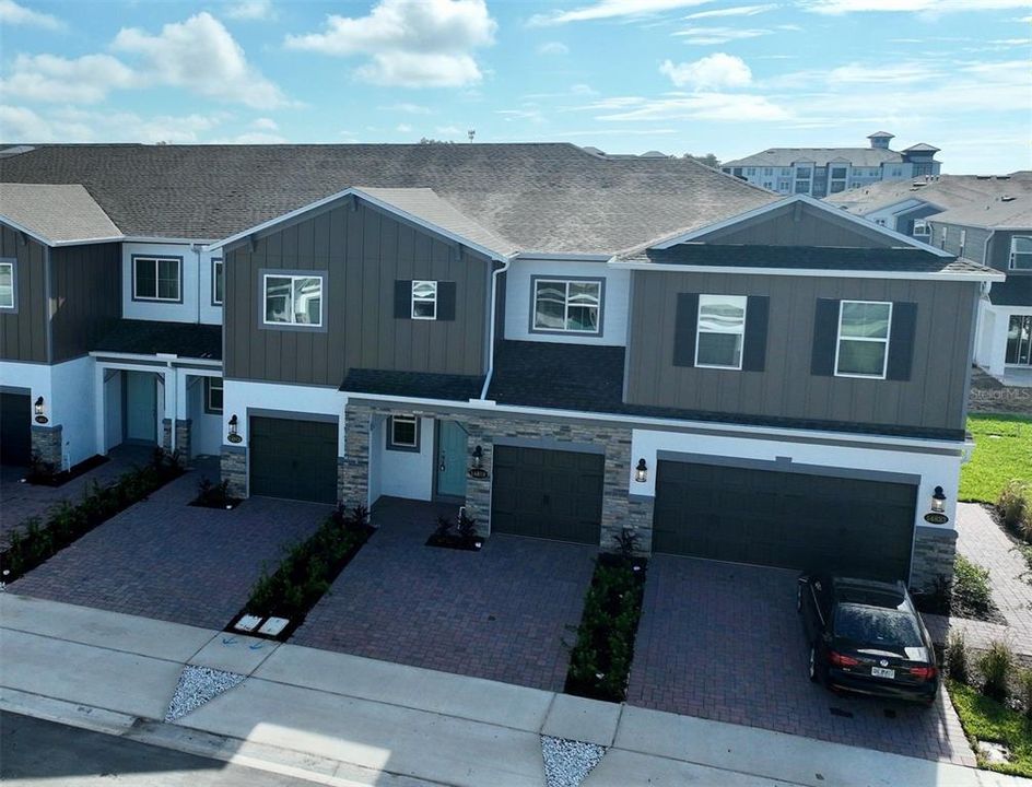 Recently Rented: $2,500 (3 beds, 2 baths, 1827 Square Feet)