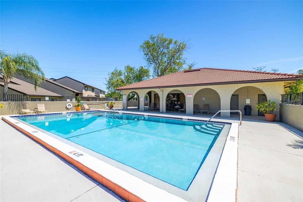 На продажу: $240,000 (2 спален, 2 ванн, 1218 Квадратных фут)