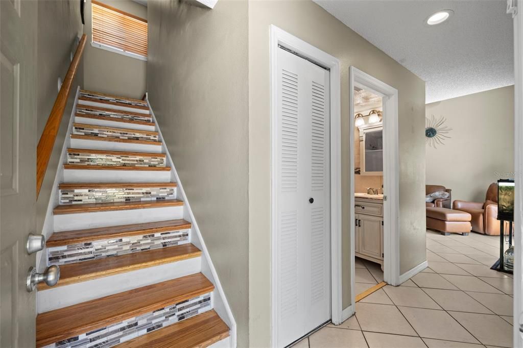 На продажу: $240,000 (2 спален, 2 ванн, 1218 Квадратных фут)