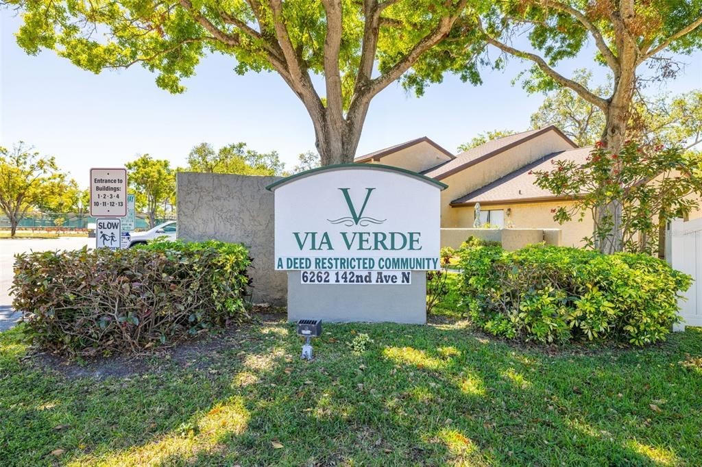 На продажу: $240,000 (2 спален, 2 ванн, 1218 Квадратных фут)