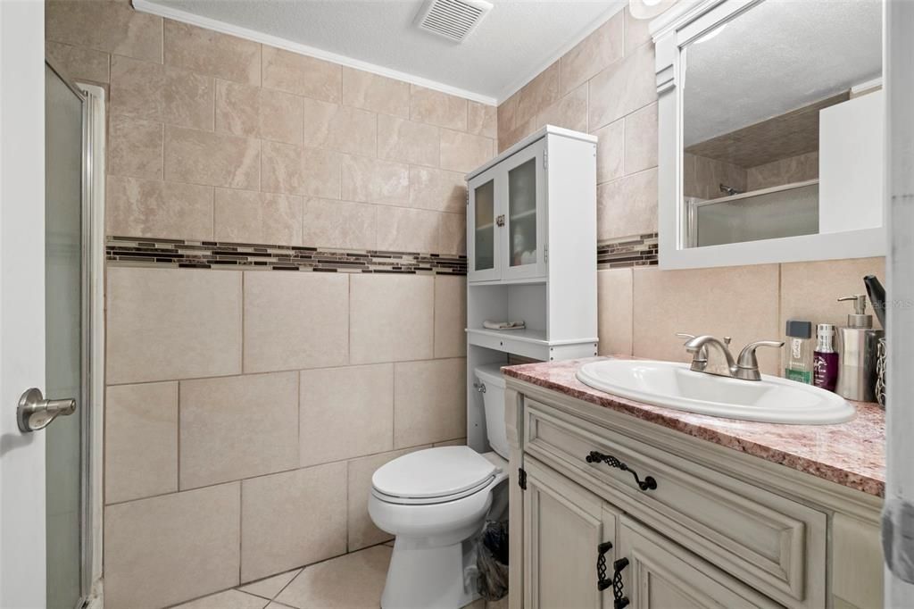 На продажу: $240,000 (2 спален, 2 ванн, 1218 Квадратных фут)