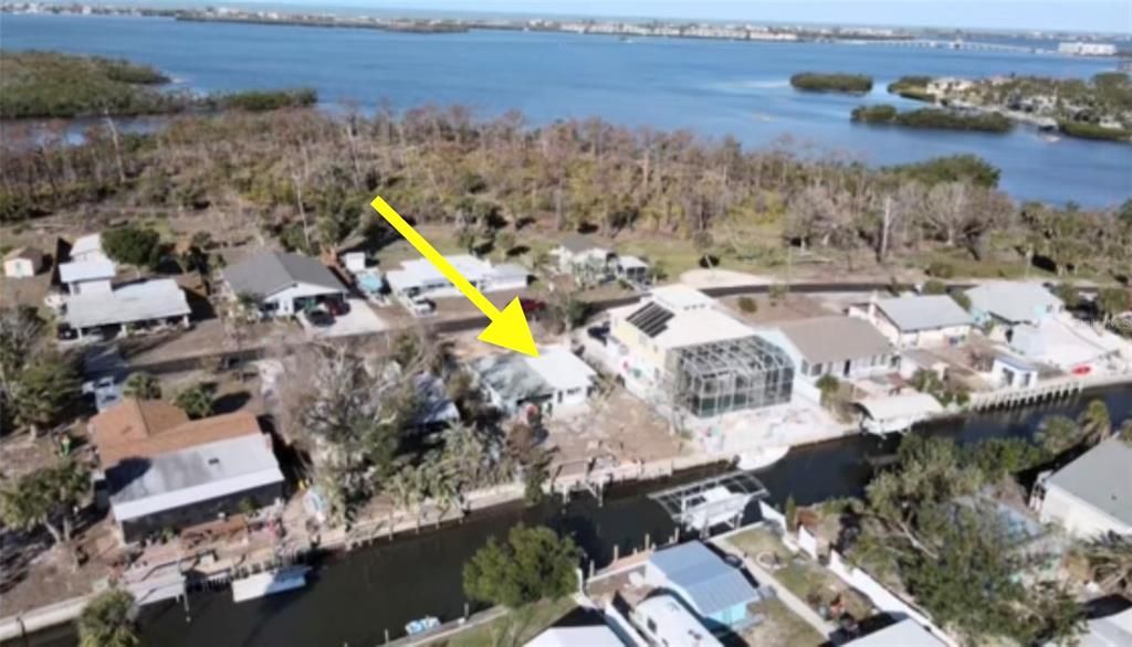 For Sale: $299,000 (2 beds, 1 baths, 1032 Square Feet)