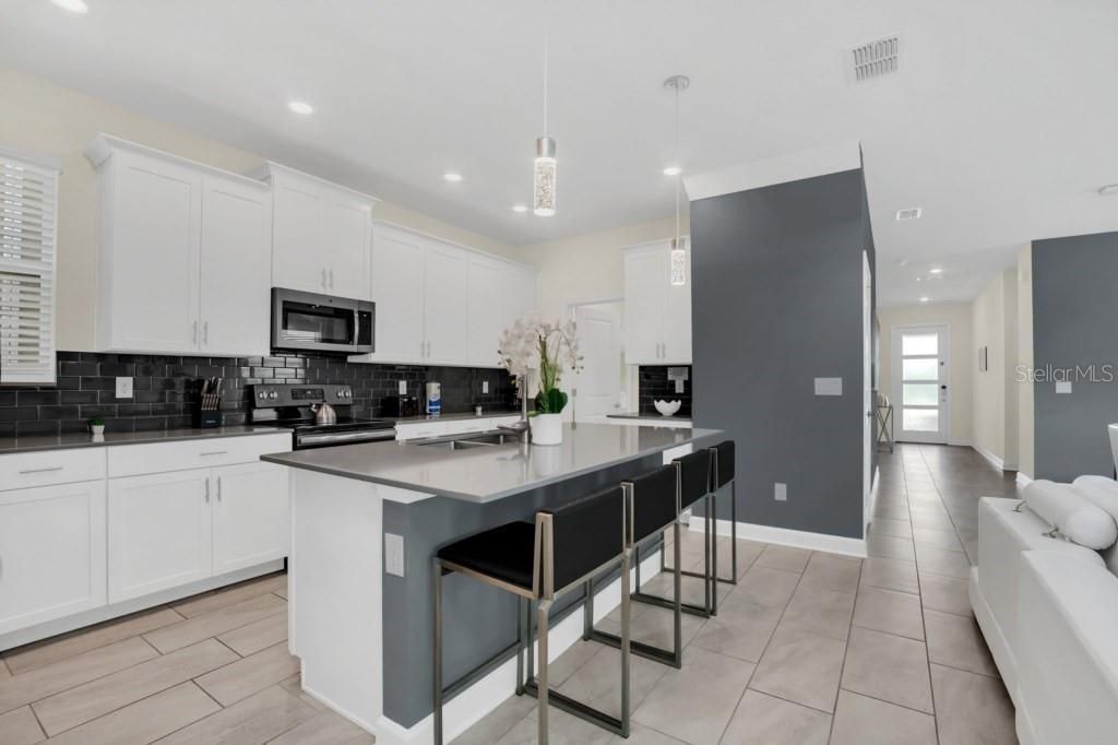 待售: $729,000 (5 贝兹, 5 浴室, 3388 平方英尺)