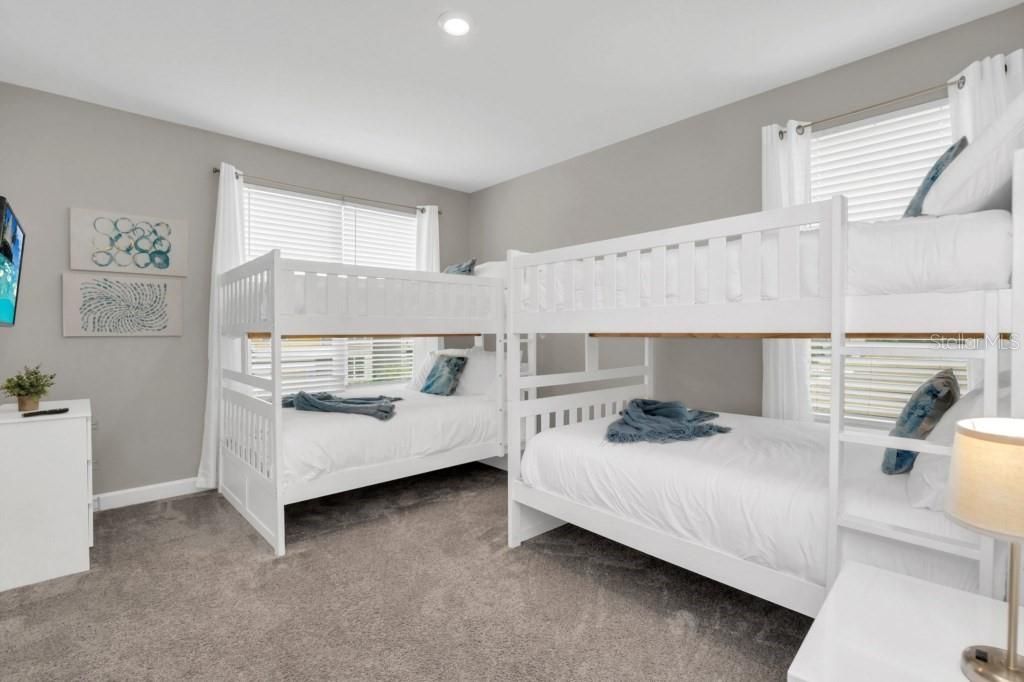 待售: $729,000 (5 贝兹, 5 浴室, 3388 平方英尺)