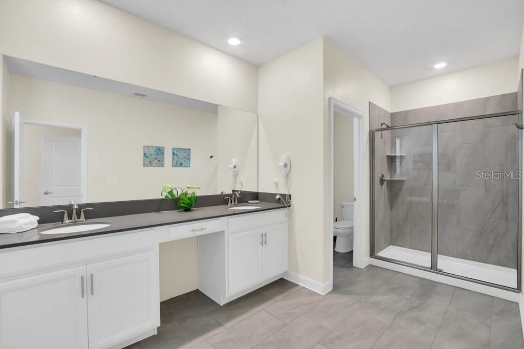 待售: $729,000 (5 贝兹, 5 浴室, 3388 平方英尺)