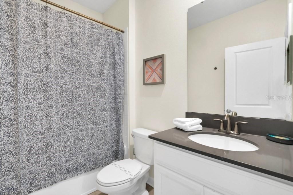 待售: $729,000 (5 贝兹, 5 浴室, 3388 平方英尺)