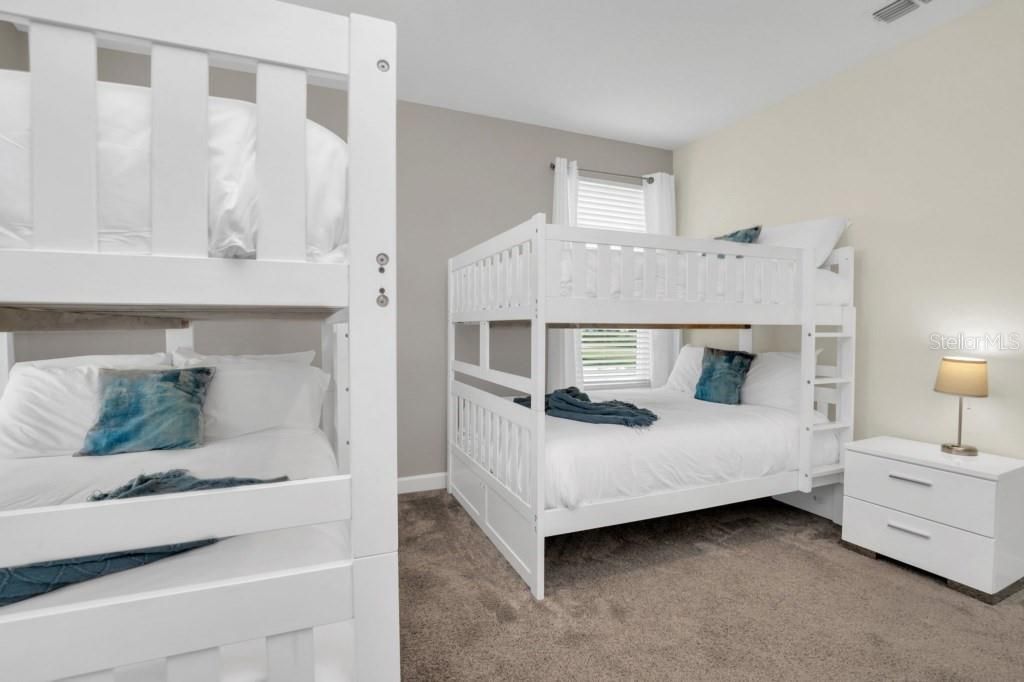 待售: $729,000 (5 贝兹, 5 浴室, 3388 平方英尺)