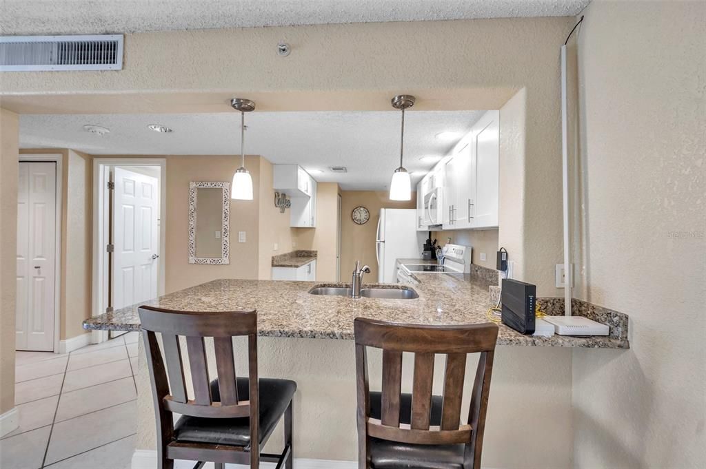 На продажу: $270,000 (1 спален, 1 ванн, 825 Квадратных фут)