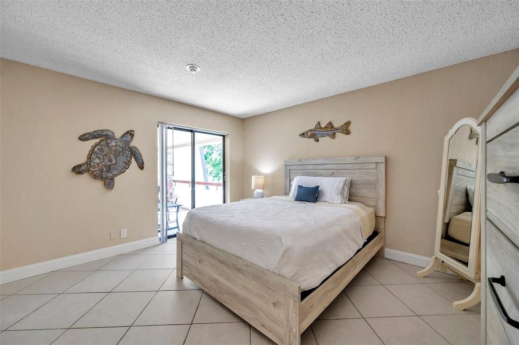 На продажу: $270,000 (1 спален, 1 ванн, 825 Квадратных фут)