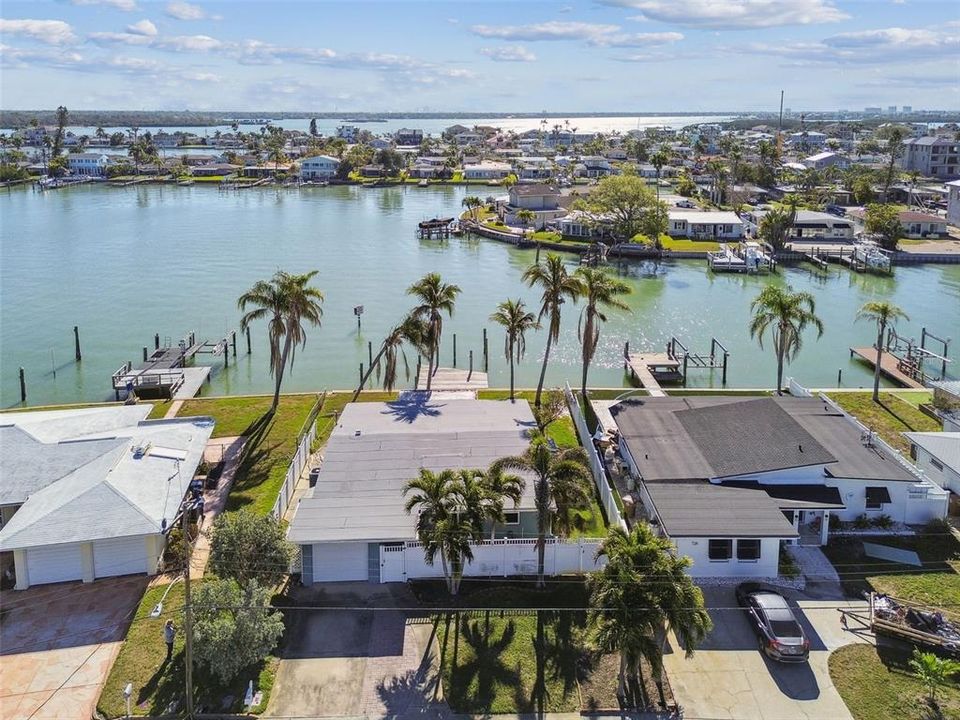 Active With Contract: $725,000 (2 beds, 1 baths, 1330 Square Feet)