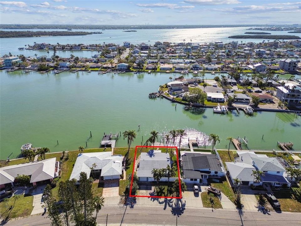 Active With Contract: $725,000 (2 beds, 1 baths, 1330 Square Feet)