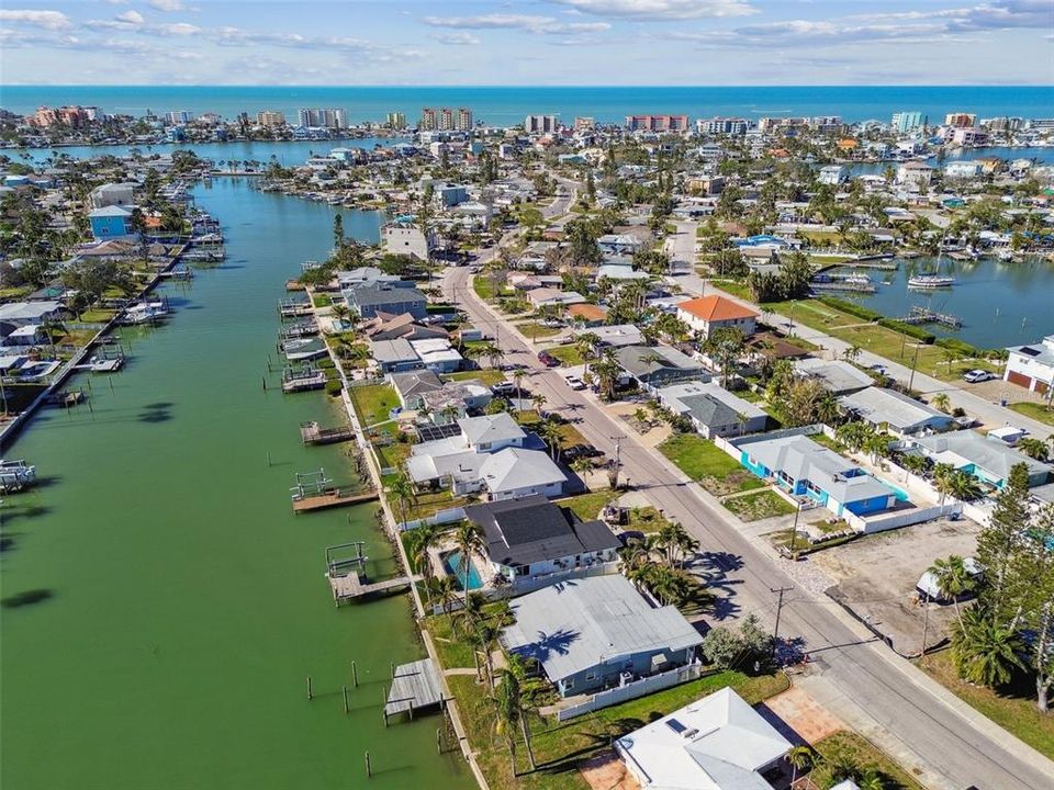 Active With Contract: $725,000 (2 beds, 1 baths, 1330 Square Feet)