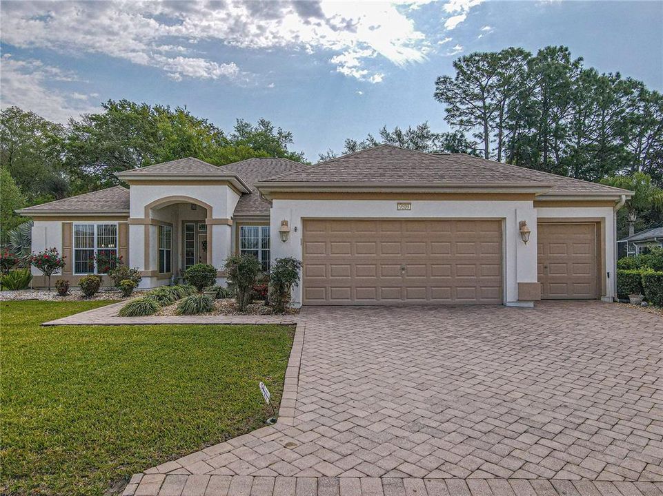 Vendido Recientemente: $339,900 (2 camas, 2 baños, 2033 Pies cuadrados)