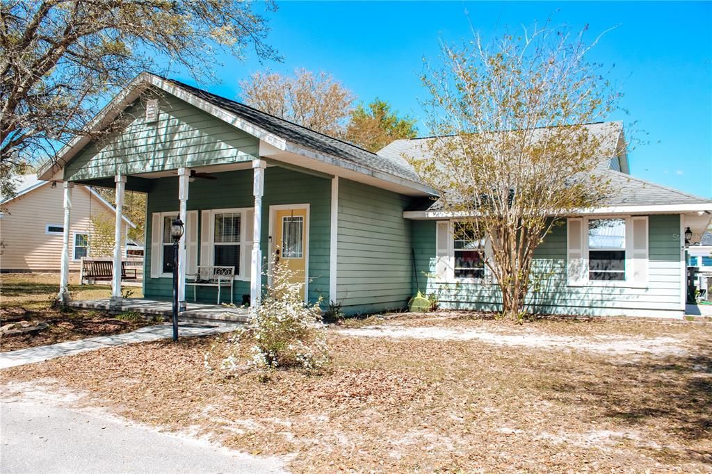 Recently Sold: $235,000 (3 beds, 2 baths, 1589 Square Feet)