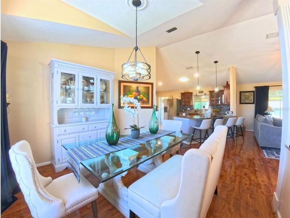 For Sale: $315,000 (3 beds, 2 baths, 1758 Square Feet)