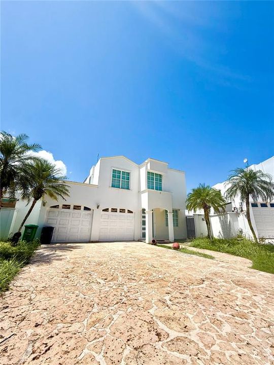 Recientemente alquilado: $2,500 (4 camas, 2 baños, 2800 Pies cuadrados)