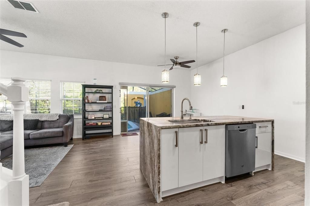 Active With Contract: $319,900 (4 beds, 3 baths, 1636 Square Feet)